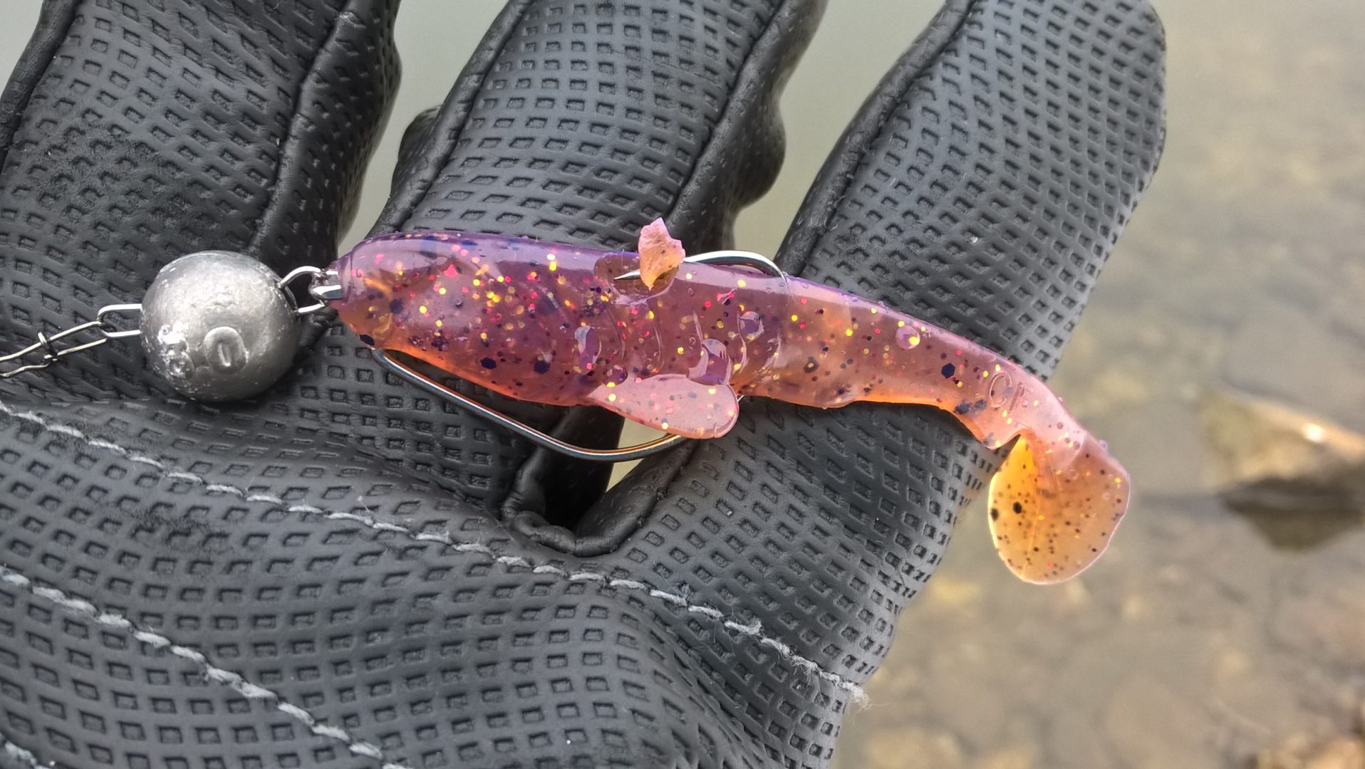 Фото поврежденной силиконовой приманки Crazy Fish Tough 2.8" машинное масло, закрытие спиннингового сезона - 2018