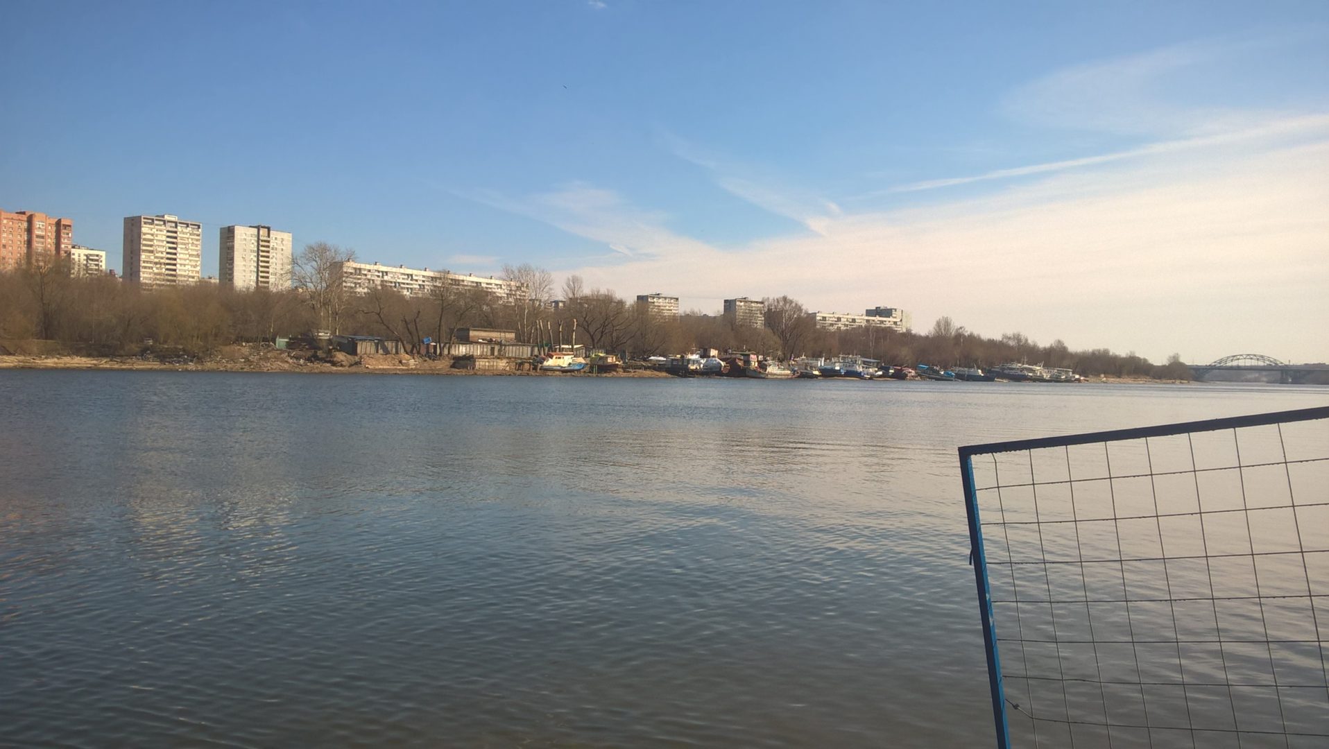 Фото Москва-река в конце марта в районе Братеево